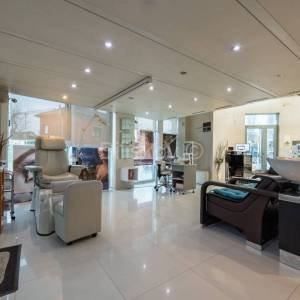 Prodaja,Črnomerec,namješten ulični poslovni prostor 102m2.