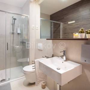 Prodaja,dvosoban stan s pogledom na more