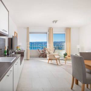 Prodaja,dvosoban stan s pogledom na more