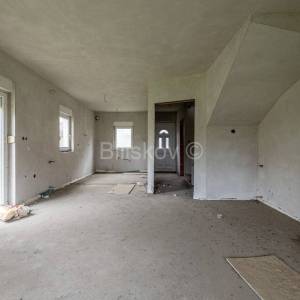 Prodaja,Hrvatski Leskovac,3 troetažna stana,ukupno 334.50 m2, roh bau 