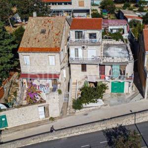 Prodaja,kuća 1.red do mora,Komiža