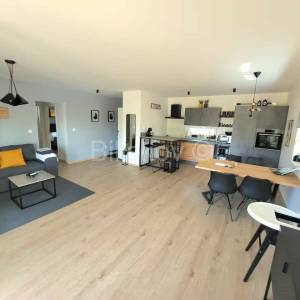 Prodaja,Labin,trosobna samostojeća kuća 102m2 s bazenom 32m2.