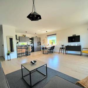 Prodaja,Labin,trosobna samostojeća kuća 102m2 s bazenom 32m2.