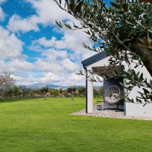 Prodaja,Labin,trosobna samostojeća kuća 102m2 s bazenom 32m2.