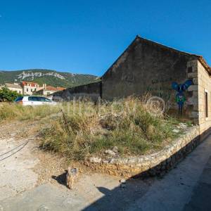 Prodaja,Mlin u centru Komiže