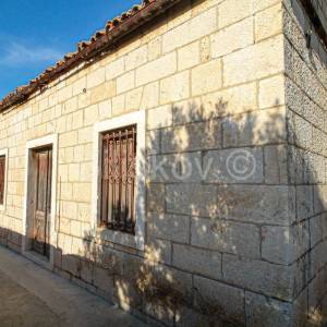 Prodaja,Mlin u centru Komiže