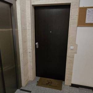 Prodaja:Zagreb-Laščina,2S stan s loggiom,spremište,dva parkirna mjesta