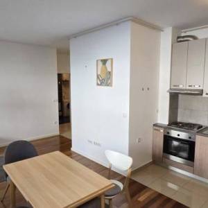 Prodaja:Zagreb-Laščina,2S stan s loggiom,spremište,dva parkirna mjesta