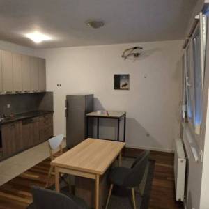 Prodaja:Zagreb-Laščina,2S stan s loggiom,spremište,dva parkirna mjesta