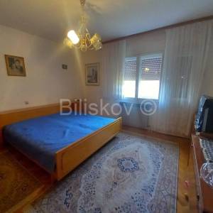 Prodaja,Zagreb,Gornja Kustošija, dvojna kuća s garažom,velika okućnica