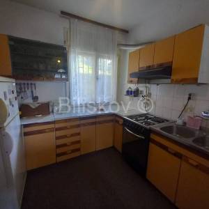 Prodaja,Zagreb,Gornja Kustošija, dvojna kuća s garažom,velika okućnica