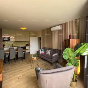 Prodaje se  dvoetažni stan, Medulin. Lokacija odlična, idealno za obitelji sa malom djecom. U neposrednoj blizini igralište za ...