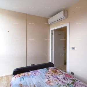 Prodaje se  dvoetažni stan, Medulin. Lokacija odlična, idealno za obitelji sa malom djecom. U neposrednoj blizini igralište za ...