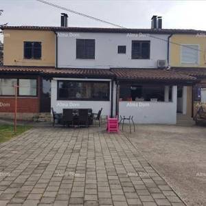 Prodaje se dvoetažni stan u Umagu