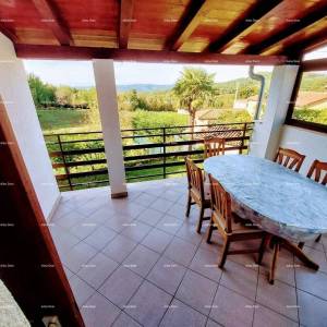 Prodaje se kuća, 170 m2, Karojba