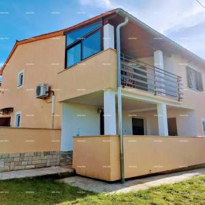 Prodaje se kuća, 170 m2, Karojba