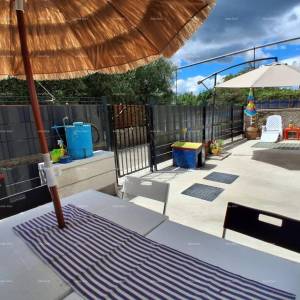 Prodaje se kuća, Rakalj