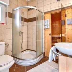 Prodaje se kuća s bazenom i pogledom na more – Ližnjan