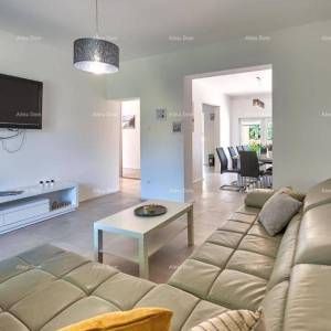 Prodaje se kuća s bazenom i pogledom na more – Ližnjan