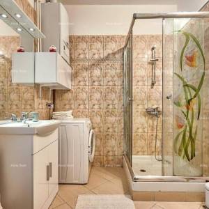 Prodaje se kuća s bazenom i pogledom na more – Ližnjan