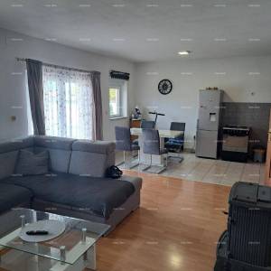 Prodaje se kuća sa bazenom, Peroj