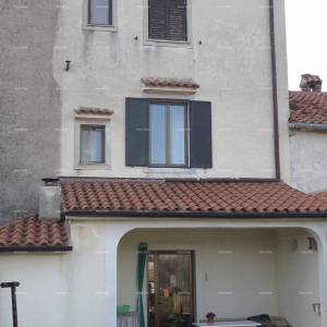 Prodaje se kuća sa šumom u Kašteliru