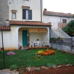 Prodaje se kuća sa šumom u Kašteliru