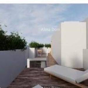 Prodaje se kuća  za adaptaciju, 135 m2, Novigrad