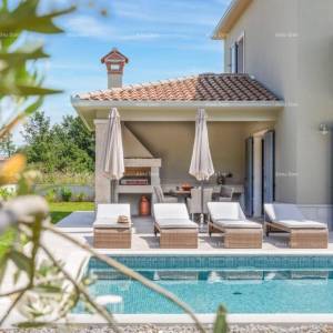 Prodaje se luksuzna vila u Labinu sa bazenom!