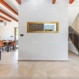 Prodaje se luksuzna vila u Labinu sa bazenom!