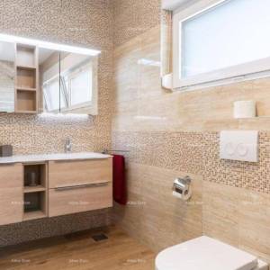 Prodaje se luksuzna vila u Medulinu