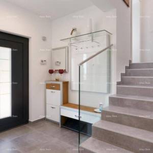 Prodaje se luksuzna vila u Medulinu