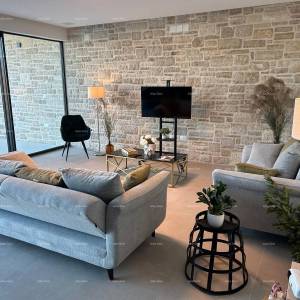 Prodaje se moderna kuća s bazenom, Rovinjsko selo