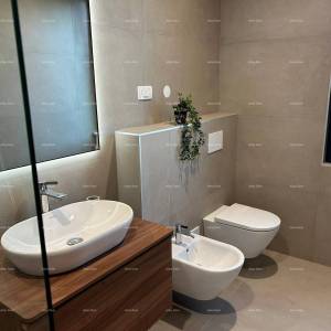 Prodaje se moderna kuća s bazenom, Rovinjsko selo