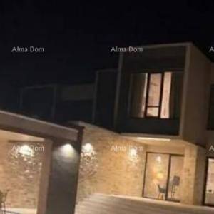 Prodaje se moderna kuća s bazenom, Rovinjsko selo