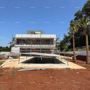 Prodaje se moderna vila u Rovinju