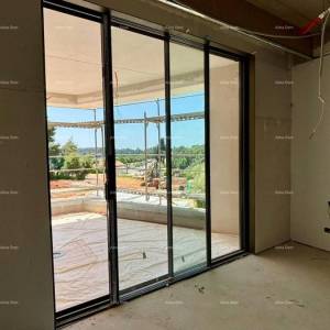 Prodaje se moderna vila u Rovinju