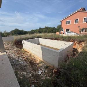 Prodaje se prizemnica sa bazenom- trenutno roh bau faza, Sveti Petar u Šumi- blizina Pazina!