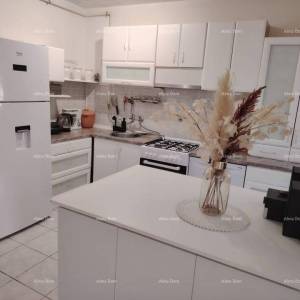 Prodaje se prostrani stan od 96 m² u Puli