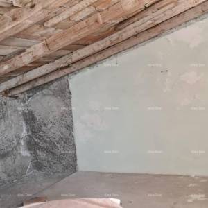 Prodaje se samostojeća kuća za renovaciju u centru Rovinja