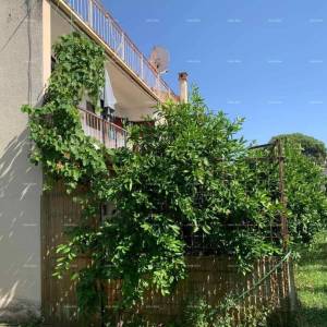 Prodaje se samostojeća kuća za renovaciju u centru Rovinja