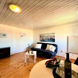 Prodaje se stan u centru Pule sa pogledom na katedralu i more.