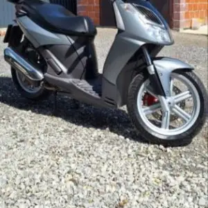 Prodajem Aprilia Sportcity