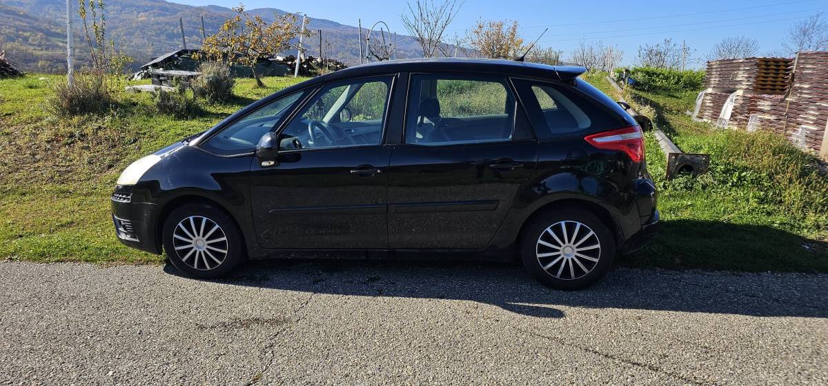 Prodajem citroen c4 1.8 benzinac regan cjelu godinu