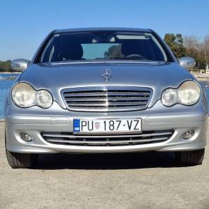 Prodajem Mercedes C 200, 2006.g. Reg.10/2026, eurokuka, tempomat