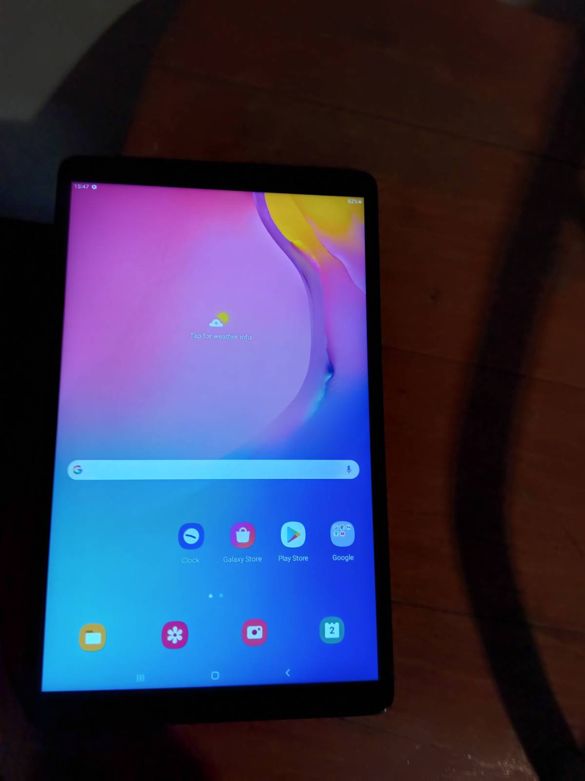 Prodajem Samsung tablet malo korišten