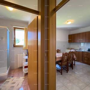 Prodajemo apartmansku kuću na mirnoj lokaciji u Medulinu!