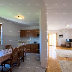 Prodajemo apartmansku kuću na mirnoj lokaciji u Medulinu!