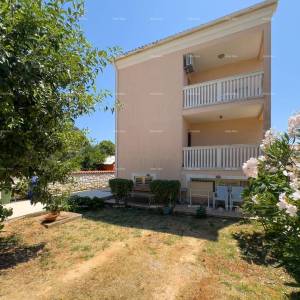 Prodajemo apartmansku kuću na mirnoj lokaciji u Medulinu!