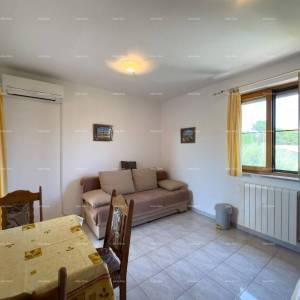 Prodajemo apartmansku kuću na mirnoj lokaciji u Medulinu!